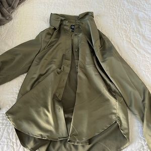 gap silk button up